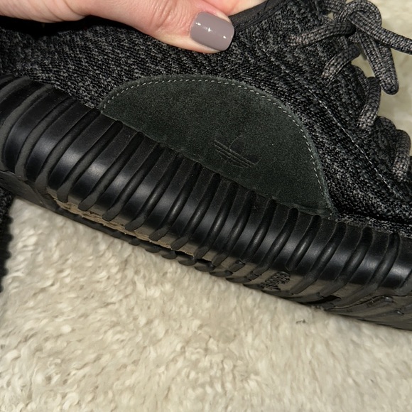 HP Adidas Yeezy Boost 350 V1 Pirate Black Size US 9.5 Men's AQ2659 Black Red